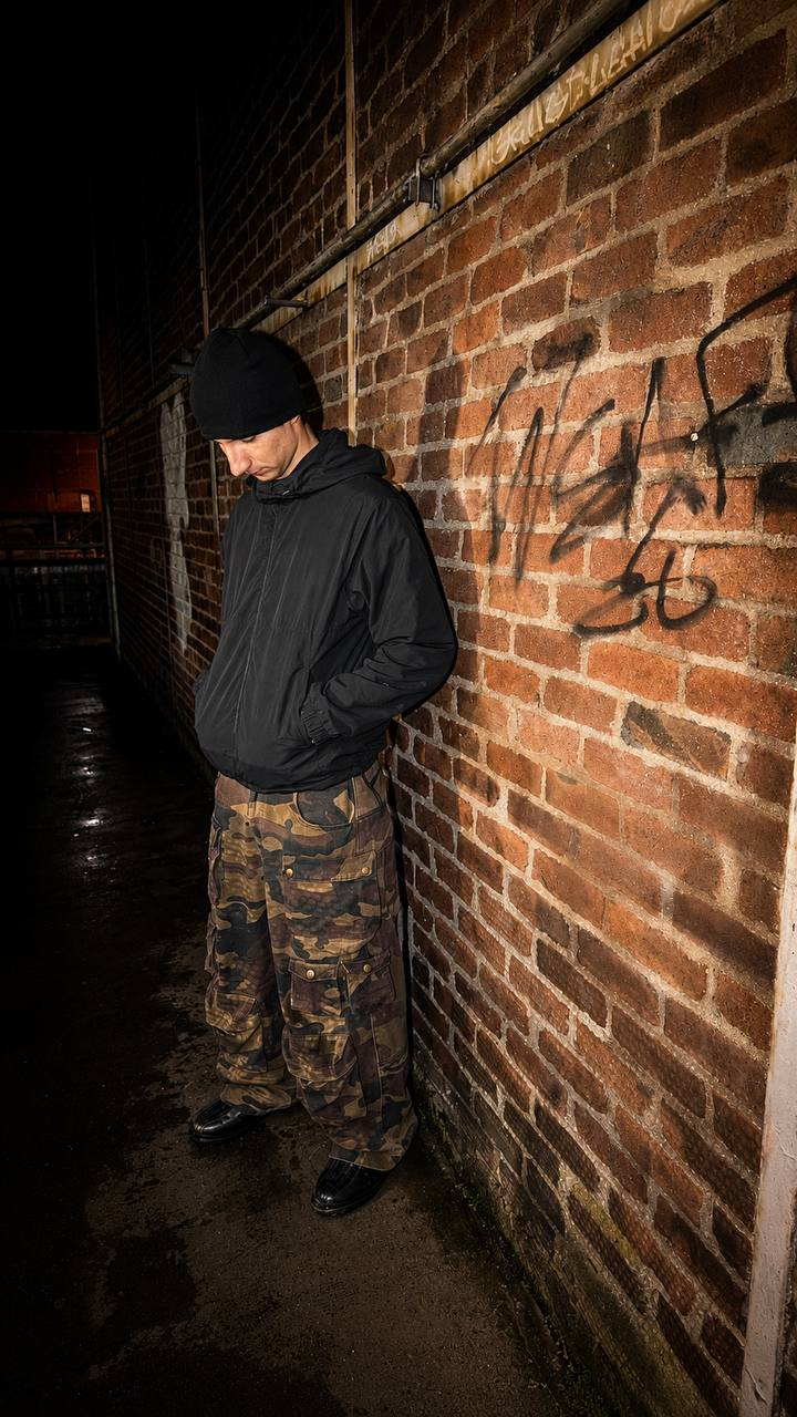 Camouflage Cargo Pants look 1